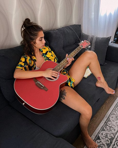 Aisux Aisultanax nice model images