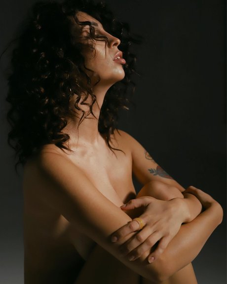 Aisux Aisultanax art star picture