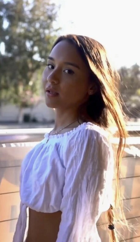 blonde babe onlyfans free nude gallery