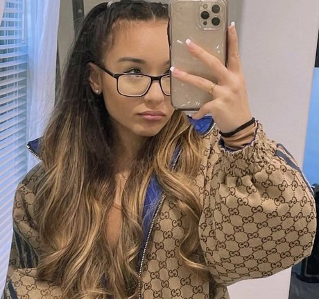 hooters onlyfans porno picture