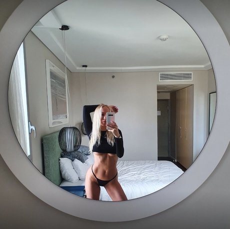 Carla Cox exclusive actress picture