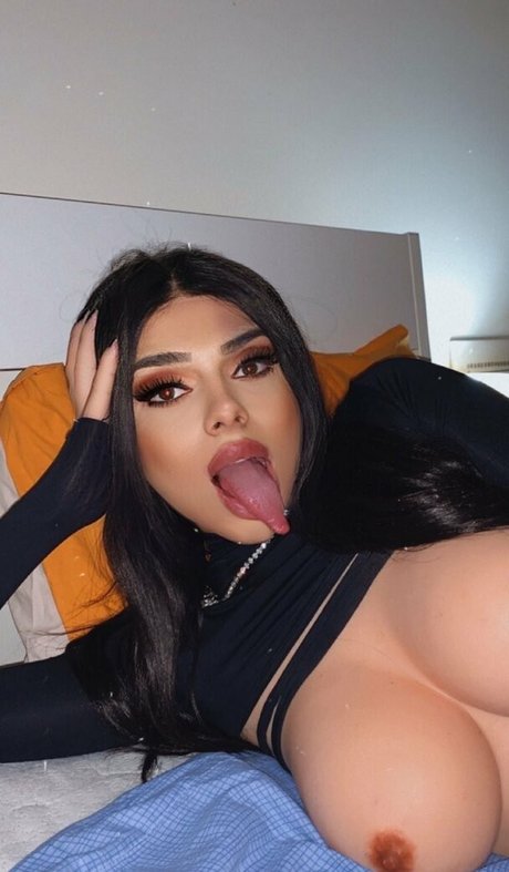 Lara Diabla high quality model images