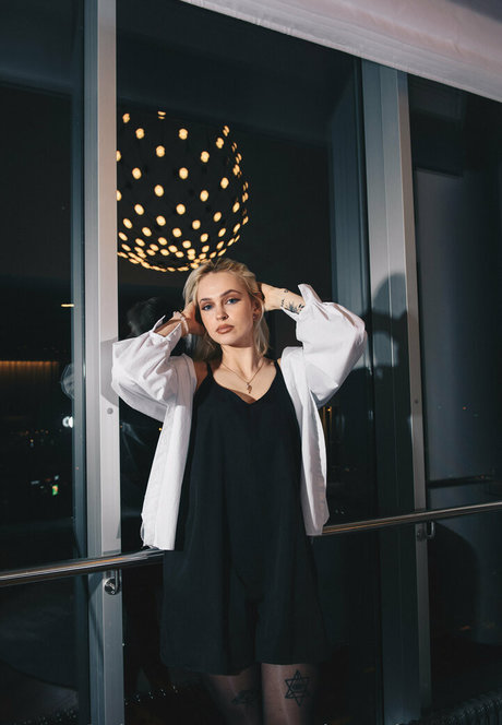 Regina Sahar exclusive actress archive