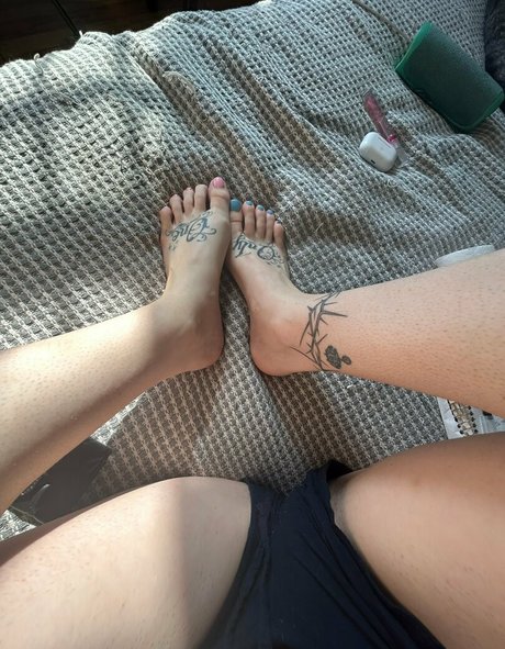 Cloversworldwide art model pictures