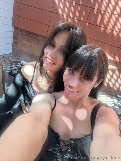Nyxi Leon pornstar top gallery