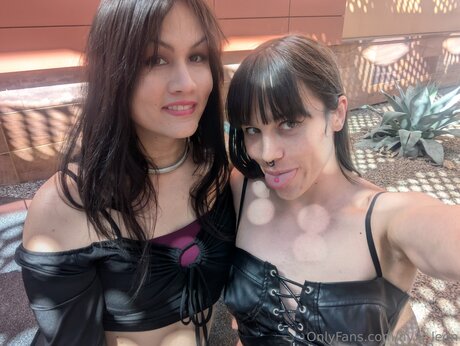 Nyxi Leon model xxx image