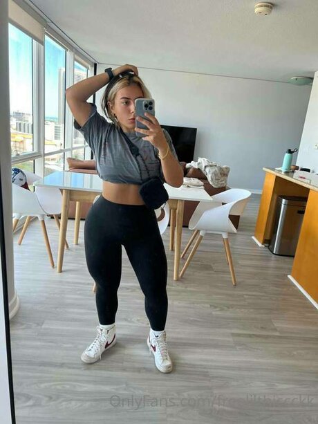 Lilthiccckktv high quality model gallery