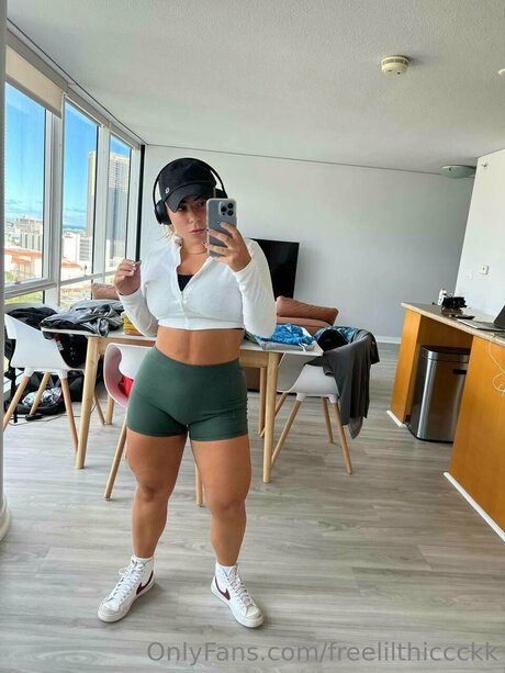 Lilthiccckktv pretty model img