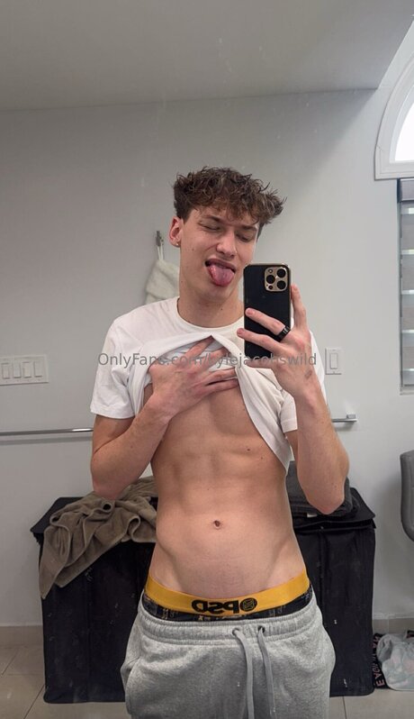 Kylejacobswild sexy star galleries