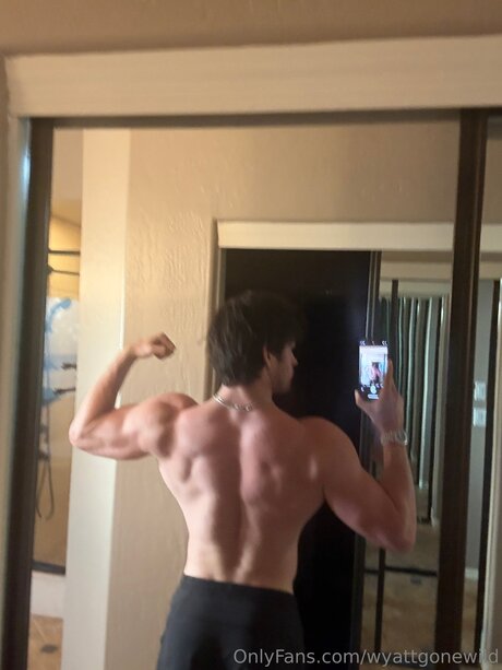 curvy muscle onlyfans porno picture