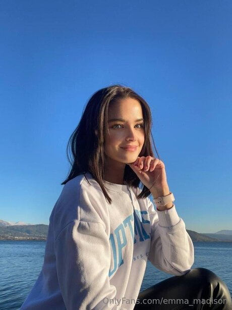 Emma Madison star art img