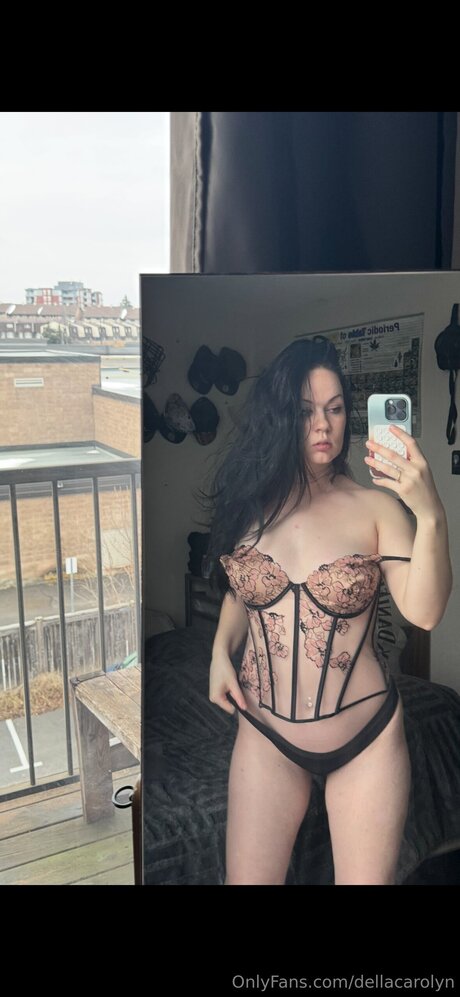 Dellacarolyn model pretty picture