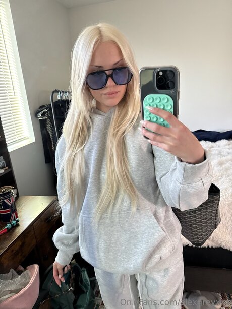 Alexgreyxxx sexy star archive