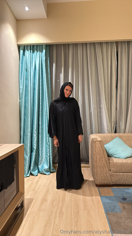 Alyshanewman sexy model images