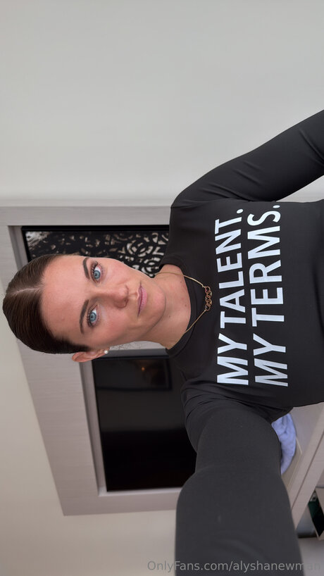 Alyshanewman xxx model pics