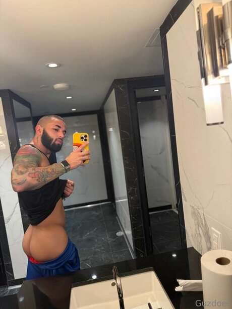 Guzdoes star pornographic pic