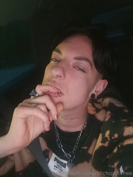 Alexbitchcraft4free naked actress gallery