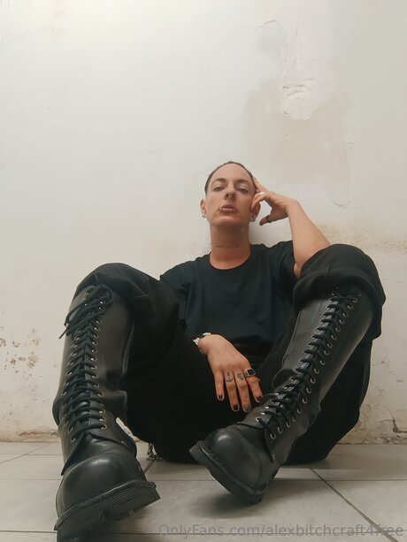Alexbitchcraft4free model xxx photo