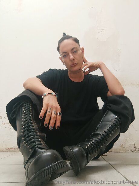 Alexbitchcraft4free xxx actress gallery