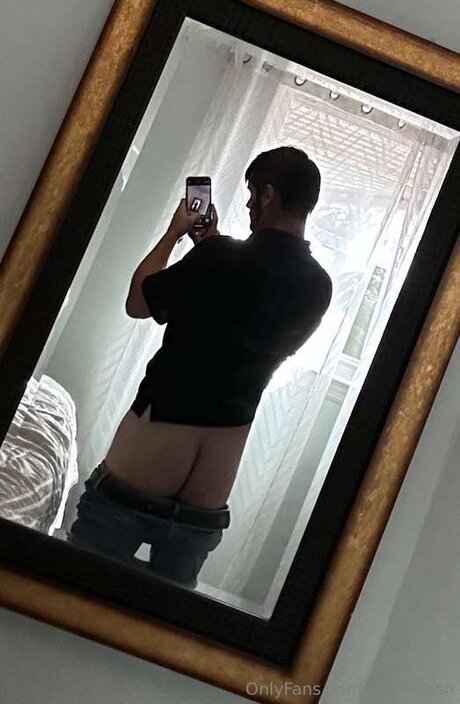 Treysmash nude model images