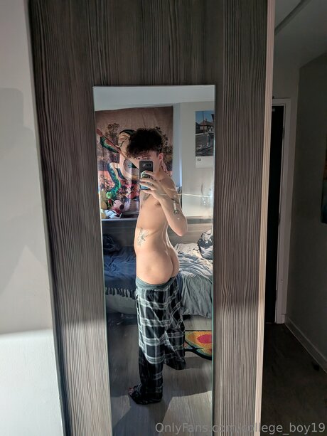 College Boy19 exclusive model pictures