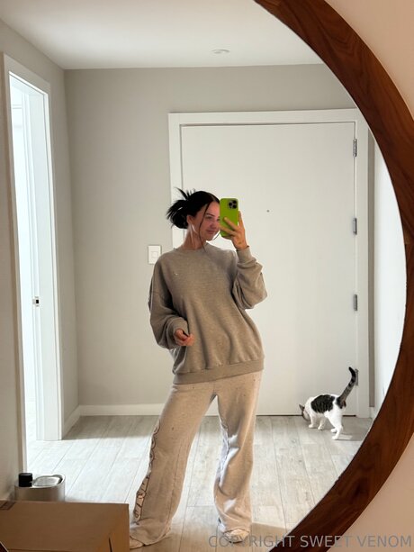 Zancsblackbook naked model img