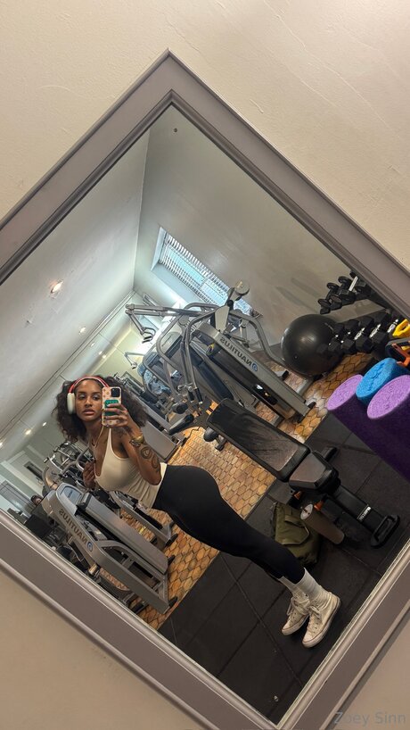 Zoeyxsinn exclusive model img