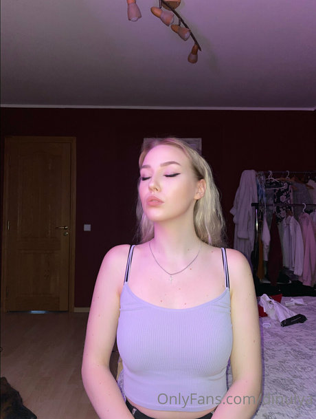 Dinulya sexy model img