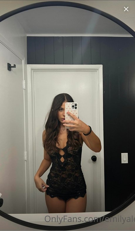 Emily Alexander hot model photos