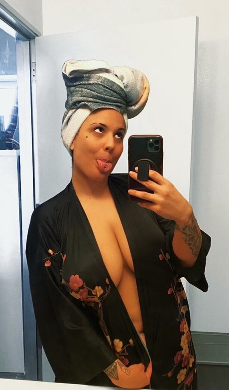 Zombiunicorn exclusive pornstar pictures