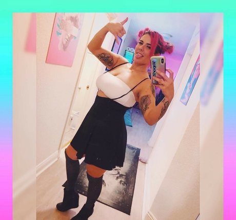 Zombiunicorn erotic model photo