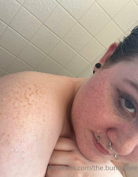 zomcel model free photo