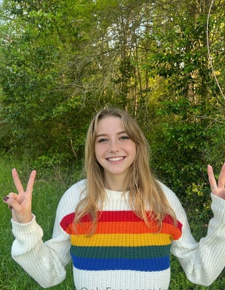 zooemoore art pornstar galleries