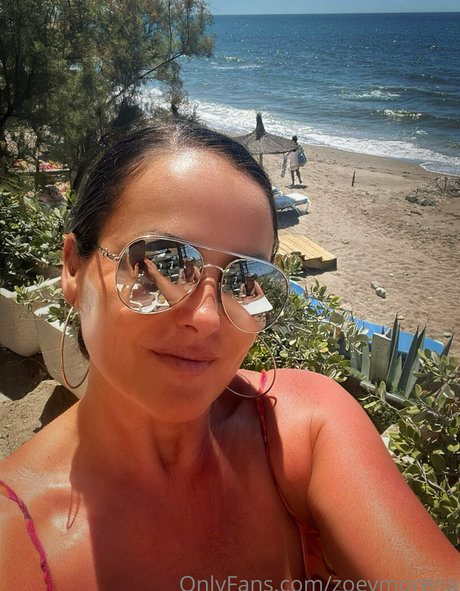 zoeymorena free star img