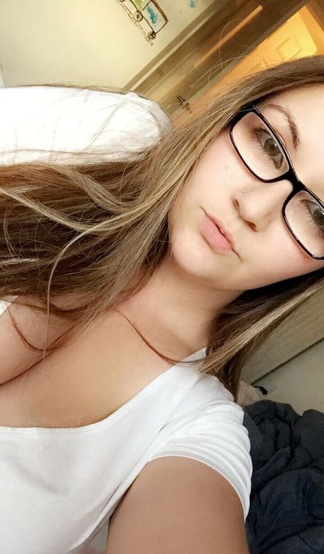 zoeykatexo2 nice model img