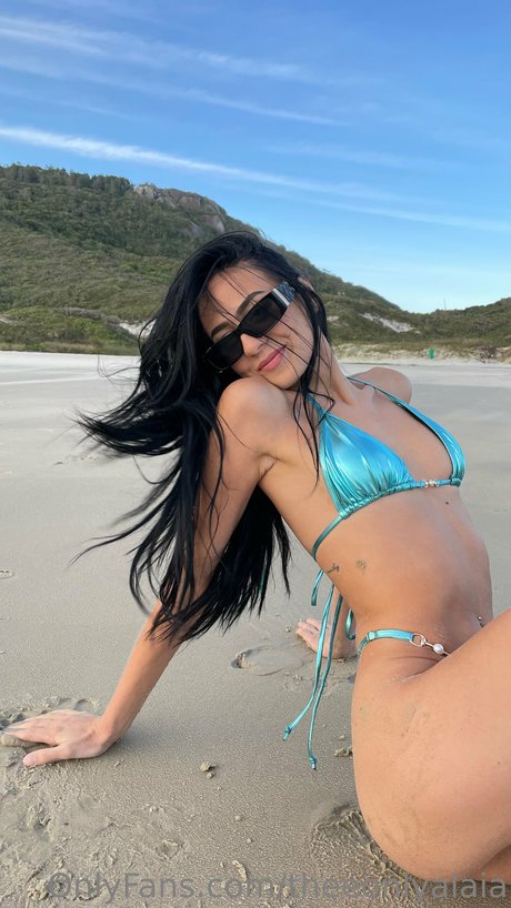 Alaiarosee Theeonlyalaia star nudes image