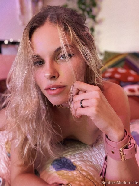 Bobbiesmodernlife sex pornstar pic