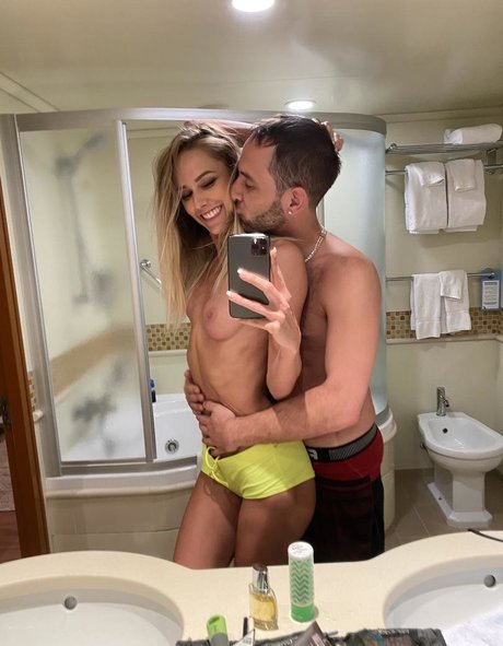 Cliquebaittv model exclusive photos