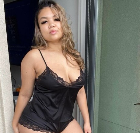 Desmondmarie model nude picture