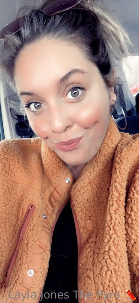 Layla Jones nice pornstar image