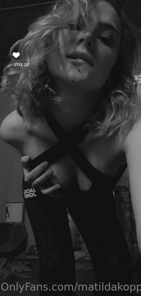 petite asian onlyfans pornographic images