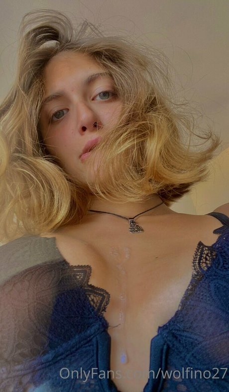 Wolfino27 beautiful model photo