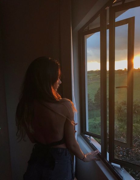 zoey cks naked model image