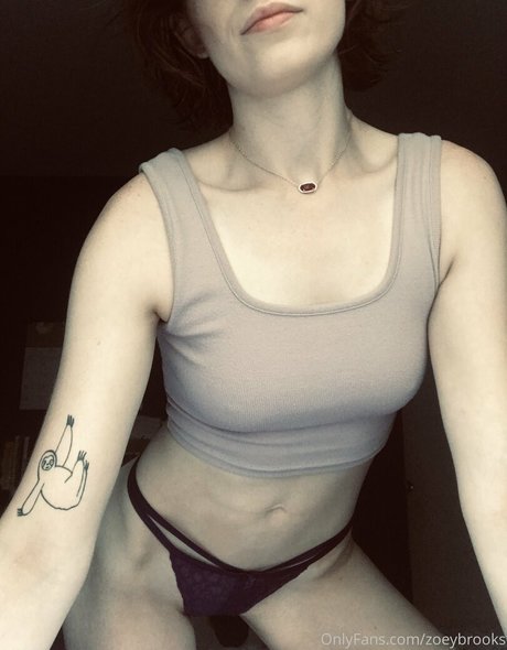 Zoeybrooks hot pornstar pics