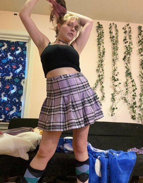 zoeybenzz pornstar art gallery