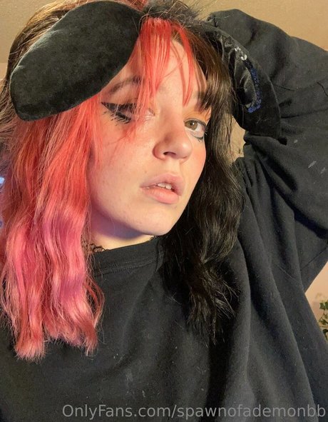 zoeybenzz model xxx img