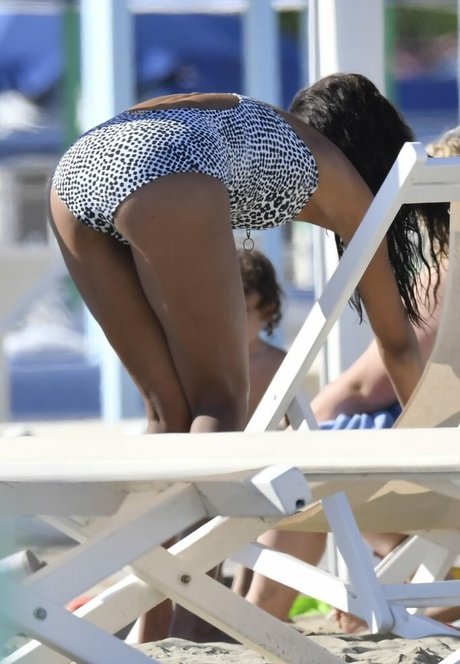 Zoe Saldana star adult pic