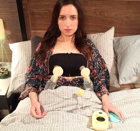 Zoe Lister Jones star high quality pics