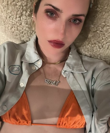 Zoe Lister Jones Profile photo
