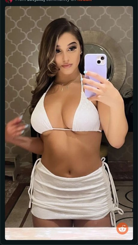 Zoe Jakaj xxx star image